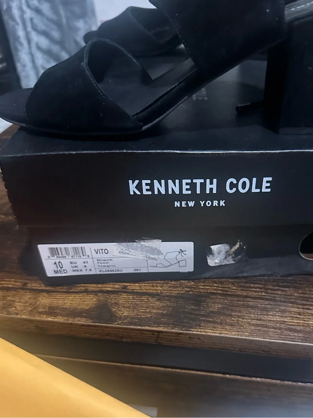 Kenneth Cole chic black